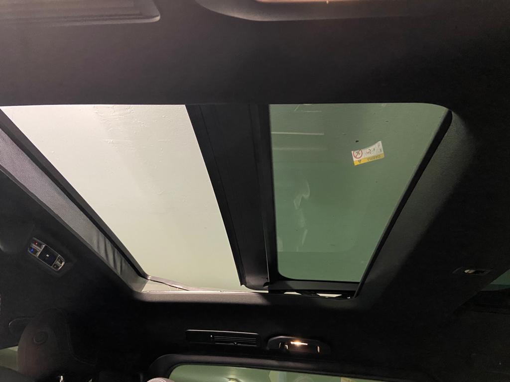 Remplacement de toit panoramique voiture à Paris chez Nexx Glass